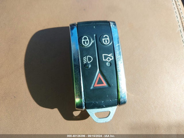 2012 JAGUAR XF SAJWA0HB3CLS41150 Photo 10