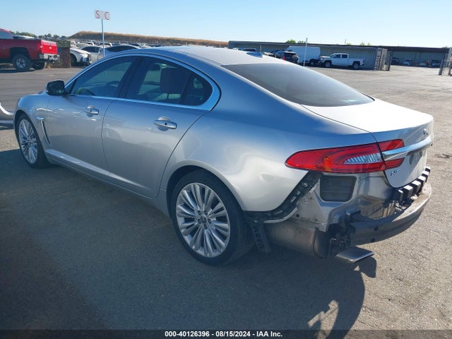 2012 JAGUAR XF SAJWA0HB3CLS41150 Photo 2