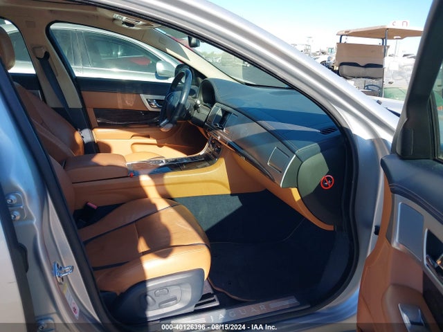 2012 JAGUAR XF SAJWA0HB3CLS41150 Photo 4