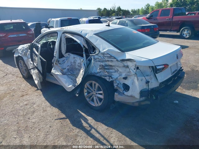 1VWAA7A36LC003696 Volkswagen Passat 2.0t S