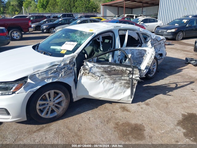 1VWAA7A36LC003696 Volkswagen Passat 2.0t S