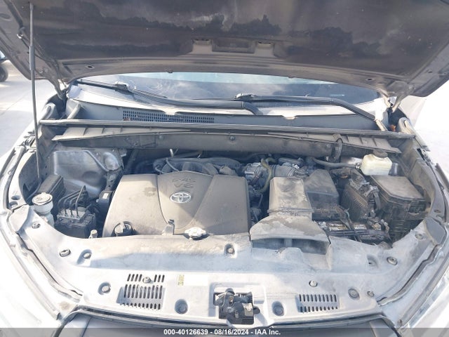 Toyota Highlander Limited Platinum 2018 5TDYZRFH9JS265394 Image 10