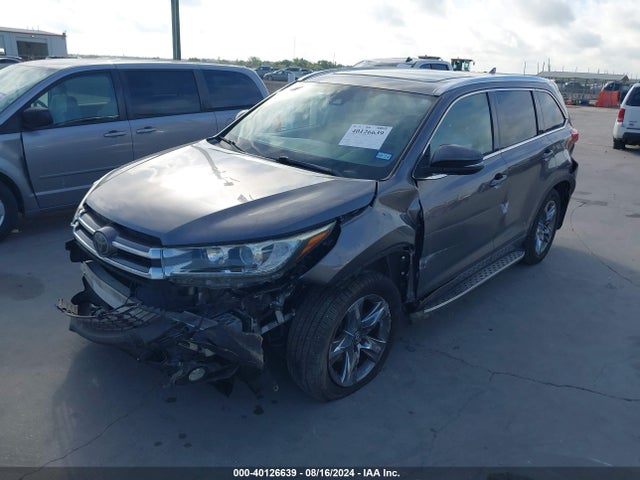 Toyota Highlander Limited Platinum 2018 5TDYZRFH9JS265394 Image 2