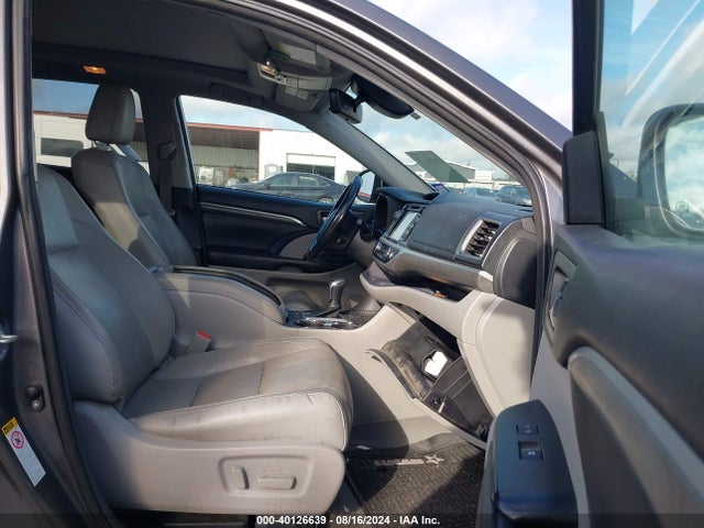 Toyota Highlander Limited Platinum 2018 5TDYZRFH9JS265394 Image 5