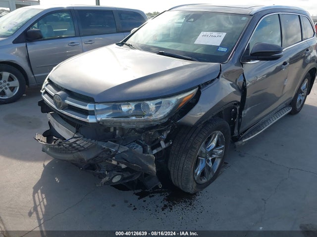 Toyota Highlander Limited Platinum 2018 5TDYZRFH9JS265394 Image 6