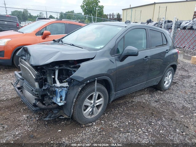 Chevrolet TRAX LS 2020 3GNCJKSB4LL116871 Image 2