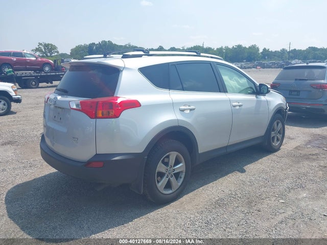 Toyota Rav4 Xle 2015 JTMRFREV6FD143308 Image 4