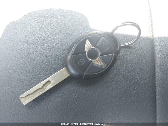 2006 MINI COOPER WMWRC33576TK65011 Photo 10