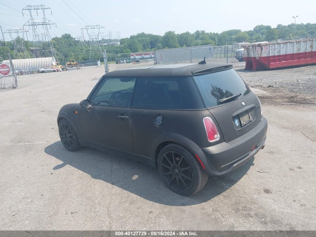 2006 MINI COOPER WMWRC33576TK65011 Photo 2