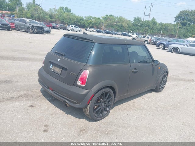 2006 MINI COOPER WMWRC33576TK65011 Photo 3
