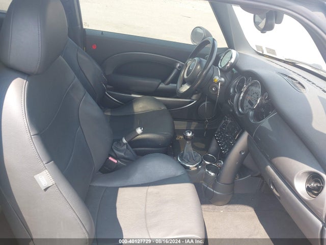 2006 MINI COOPER WMWRC33576TK65011 Photo 4