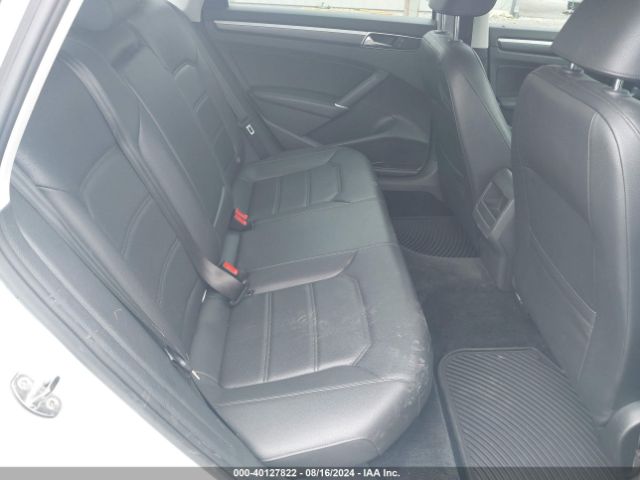 1VWDT7A33HC052675 Volkswagen Passat 1.8t R-line