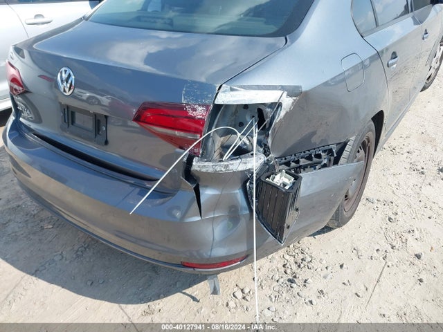 3VW267AJ5GM411938 Volkswagen Jetta 1.4t S