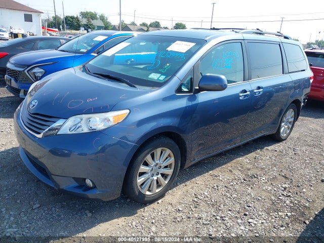 Toyota Sienna Xle 7 Passenger 2014 5TDDK3DC4ES084314 Image 2