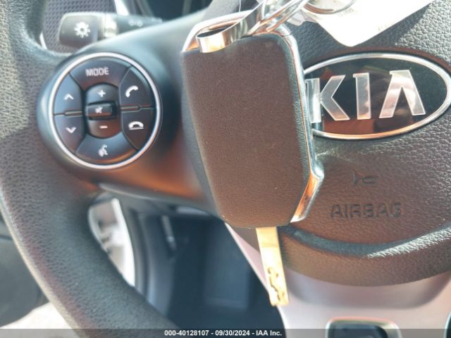 KNDJ23AU8M7797242 KIA SOUL LX