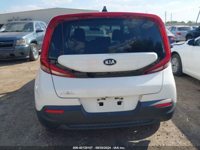 KNDJ23AU8M7797242 KIA SOUL LX