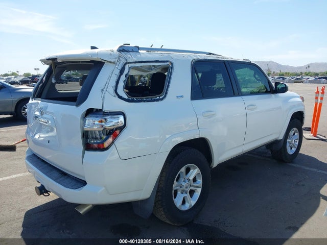 Toyota 4RUNNER SR5 2018 JTEBU5JR2J5552350 Image 4