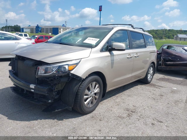 KIA SEDONA LX 2016 KNDMB5C17G6180601 Image 2