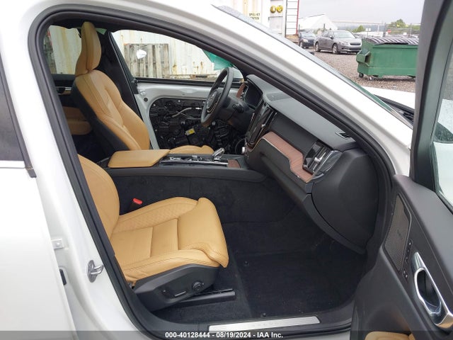 YV4062RA2P1253974 Volvo Xc60 B6 Ultimate Bright Theme