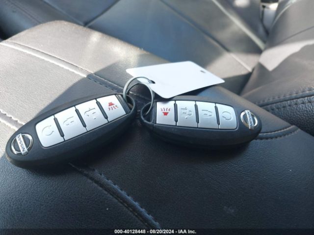 KNMAT2MV3HP564628 Nissan ROGUE SV
