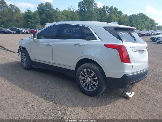 2019 CADILLAC XT5 1GYKNCRSXKZ281152 Photo 2