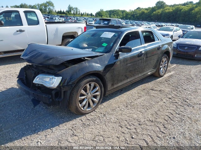 Chrysler 300 Anniversary Edition 2016 2C3CCARG6GH305233 Image 2