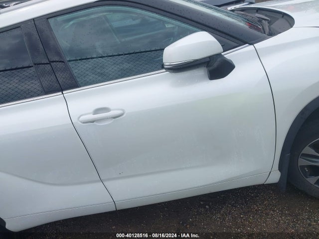 Toyota Highlander Xle 2022 5TDGZRBH0NS576476 Image 13