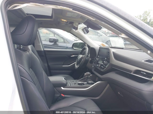 Toyota Highlander Xle 2022 5TDGZRBH0NS576476 Image 5