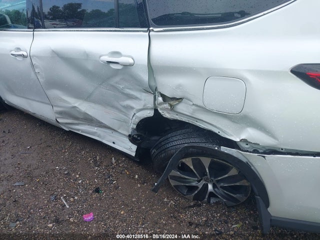 Toyota Highlander Xle 2022 5TDGZRBH0NS576476 Image 6