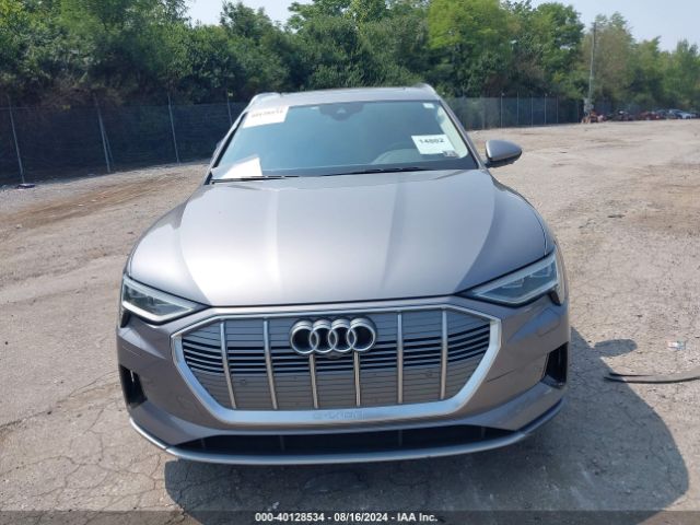 WA1LAAGE7KB011189 Audi E-tron Premium Plus