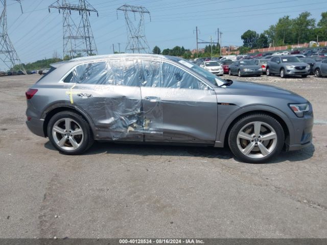 WA1LAAGE7KB011189 Audi E-tron Premium Plus