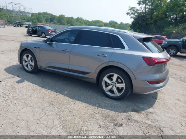 WA1LAAGE7KB011189 Audi E-tron Premium Plus