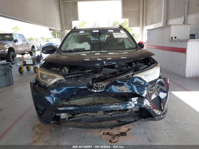 Toyota RAV4 LE 2018 2T3ZFREV0JW466605 Image 12