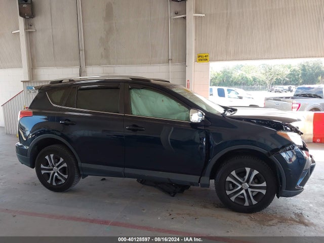 Toyota RAV4 LE 2018 2T3ZFREV0JW466605 Image 13