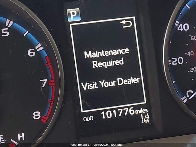 Toyota RAV4 LE 2018 2T3ZFREV0JW466605 Image 15