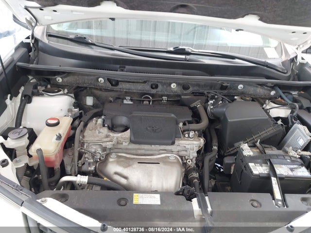 Toyota RAV4 LE 2015 JTMZFREV8FD075903 Image 10