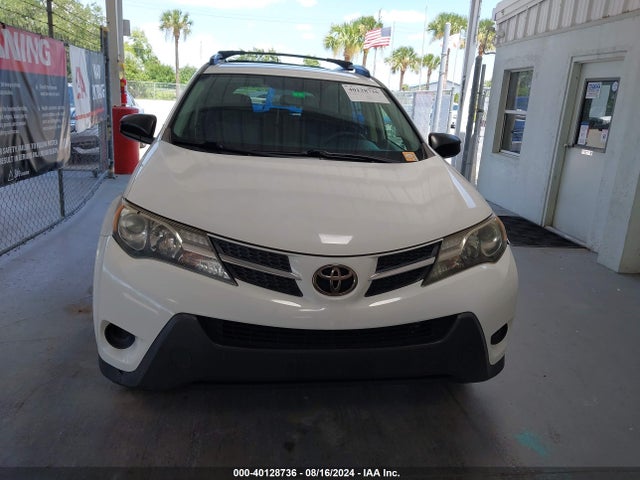 Toyota RAV4 LE 2015 JTMZFREV8FD075903 Image 11