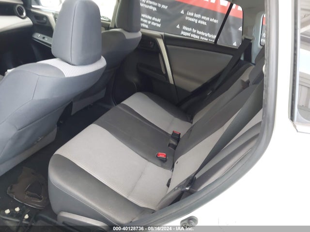 Toyota RAV4 LE 2015 JTMZFREV8FD075903 Image 8
