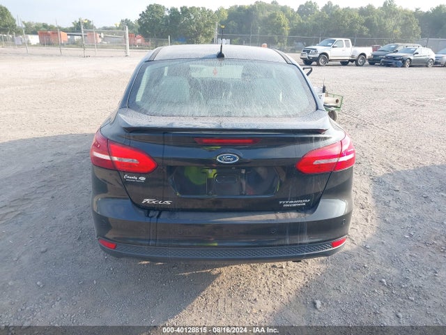 Ford Focus Titanium 2015 1FADP3J26FL273309 Image 12