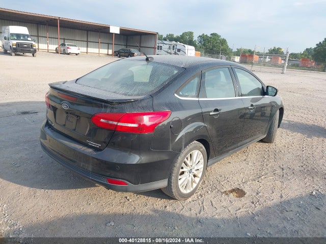 Ford Focus Titanium 2015 1FADP3J26FL273309 Image 4