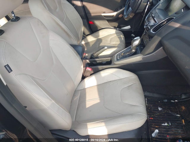 Ford Focus Titanium 2015 1FADP3J26FL273309 Image 5