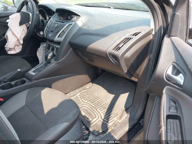 Ford FOCUS SE 2014 1FADP3K2XEL275321 Image 5
