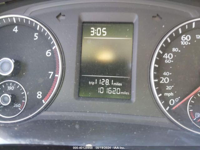1VWAT7A35FC110835 Volkswagen Passat 1.8t Limited Edition