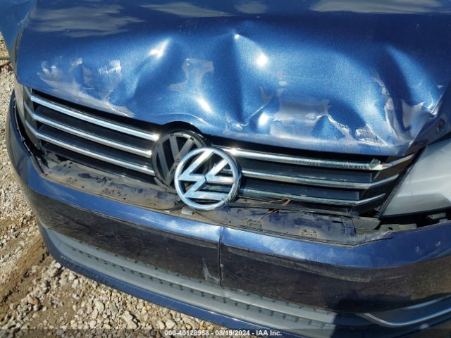 1VWAT7A35FC110835 Volkswagen Passat 1.8t Limited Edition