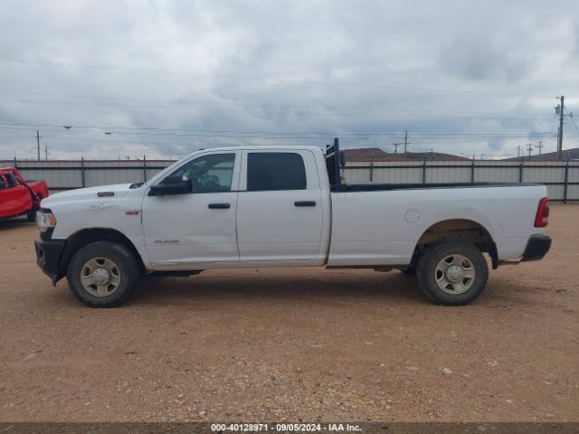 3C6UR5HJ3NG203914 RAM 2500 Tradesman  4x4 8' Box