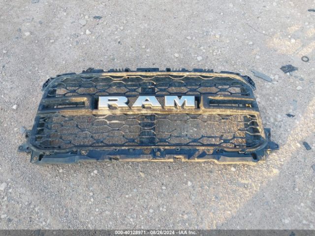 3C6UR5HJ3NG203914 RAM 2500 Tradesman  4x4 8' Box