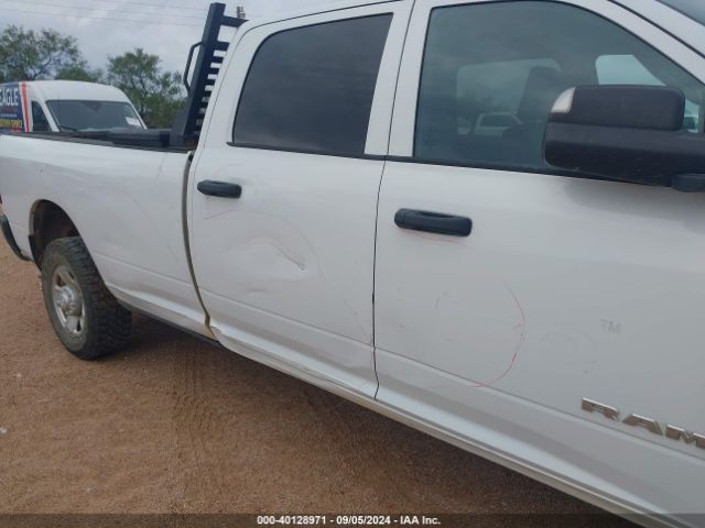 3C6UR5HJ3NG203914 RAM 2500 Tradesman  4x4 8' Box