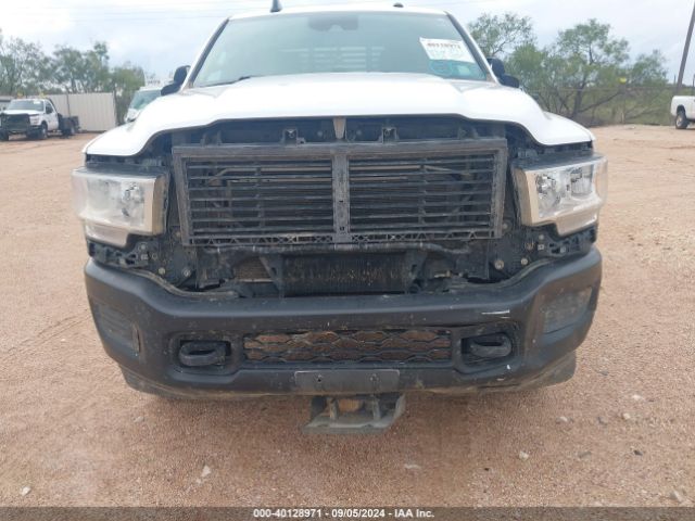 3C6UR5HJ3NG203914 RAM 2500 Tradesman  4x4 8' Box