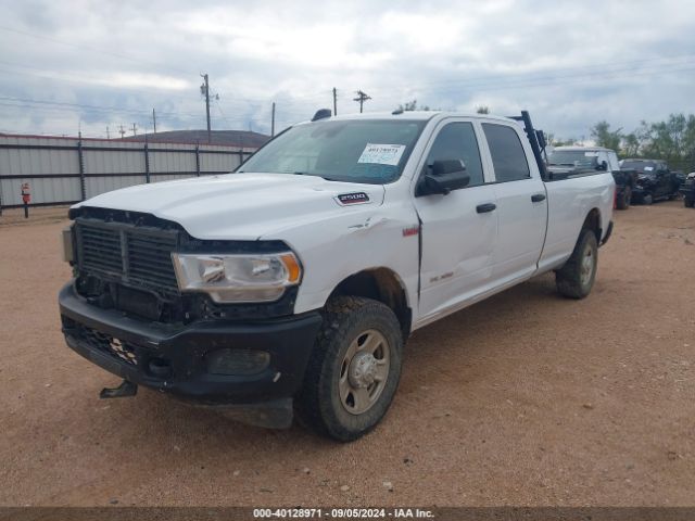 3C6UR5HJ3NG203914 RAM 2500 Tradesman  4x4 8' Box