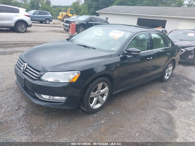 1VWAT7A31FC111013 Volkswagen Passat 1.8t Limited Edition